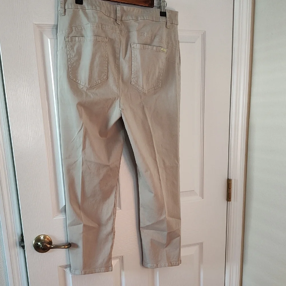 Chico's Beige Crop Pants Size 1
